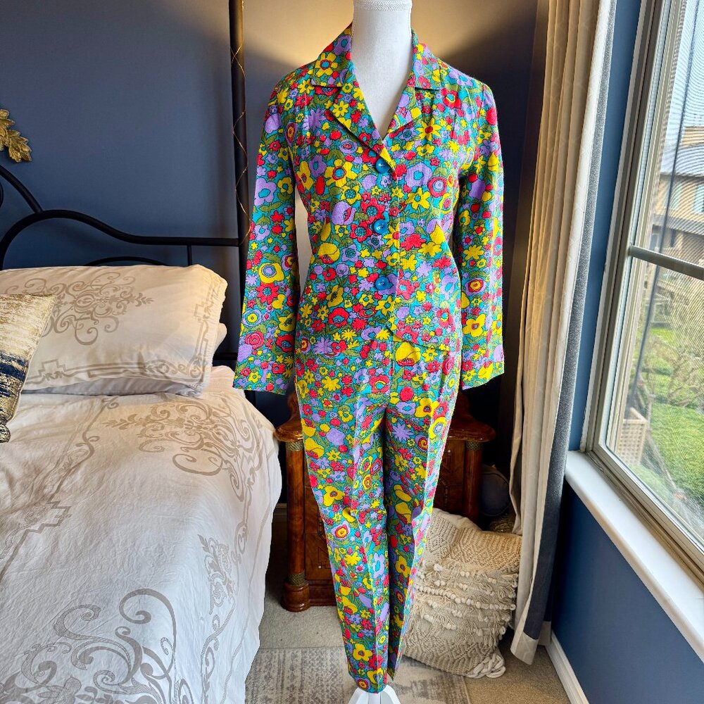 Vintage 1960s Koret of California Retro Flower Power Floral Pant Suit